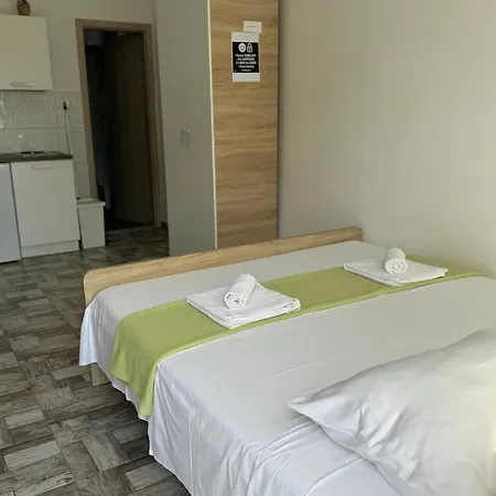 Marija With Big Garden - Ta Leut Agency Apartamento