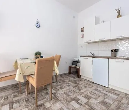 Apartment Marija With Big Garden - Ta Leut Agency Vrsi