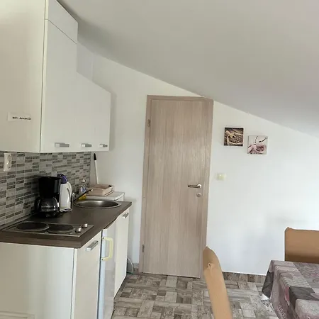 Apartment Marija With Big Garden - Ta Leut Agency *