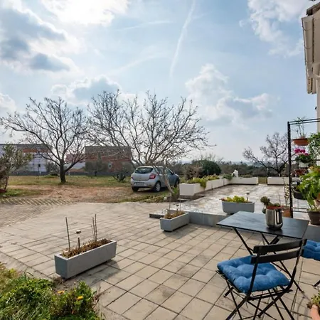 Marija With Big Garden - Ta Leut Agency Apartment